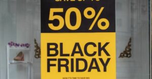 Aprenda decorar sua loja para Black Friday